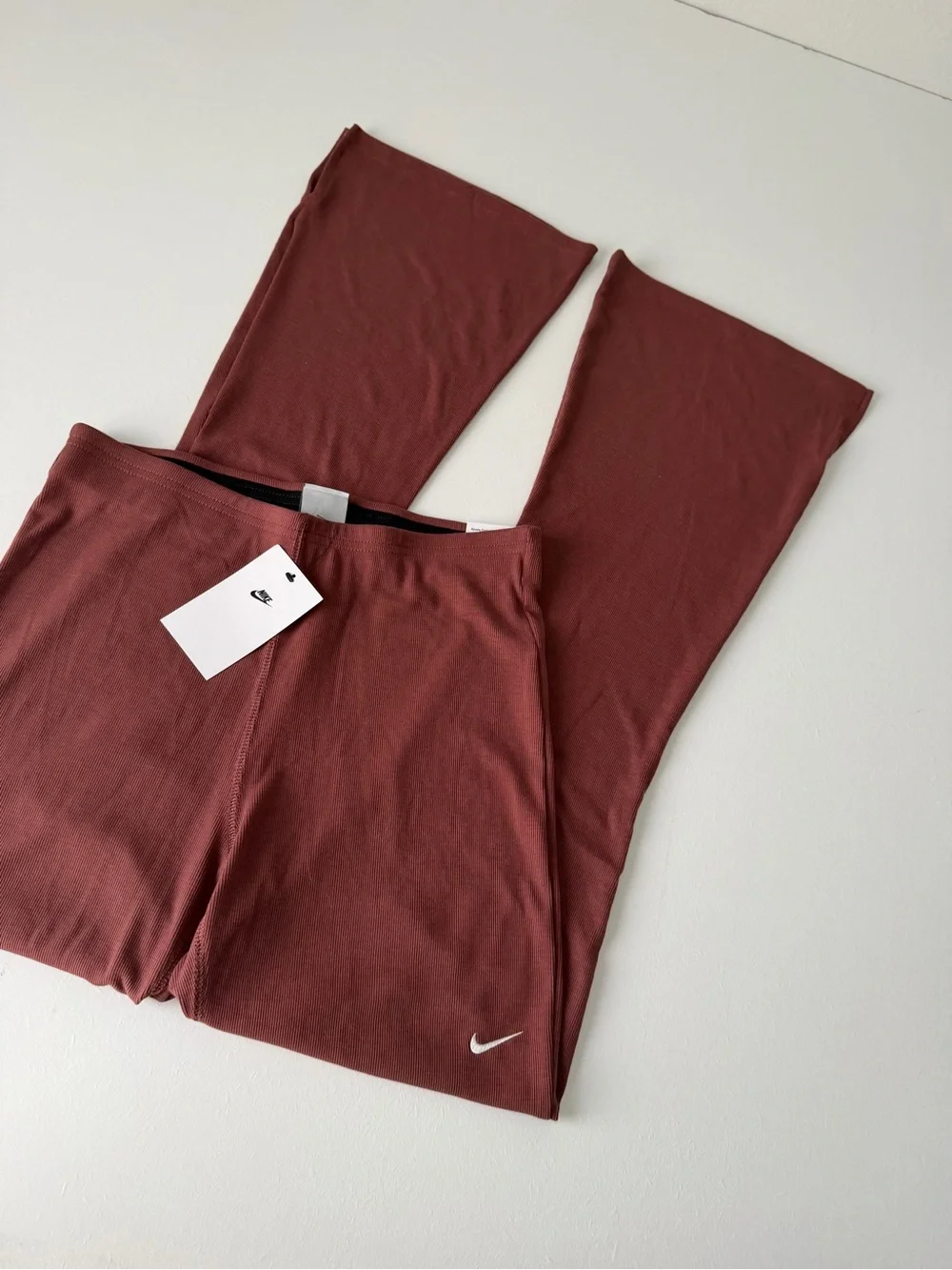 NWT Ribbed Nike Flare Leggings